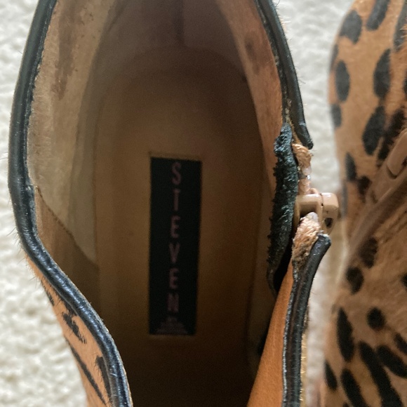 STEVEN by Steve Madden Lipstik 2 Leopard Patterned Ankle Booties / size 5.5 - Picture 4 of 5